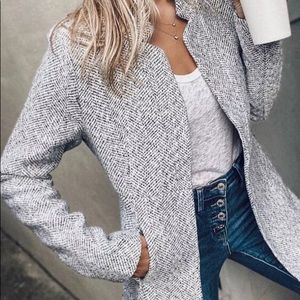 Tayshia Pocketed Coat
S - BRAND NEW!